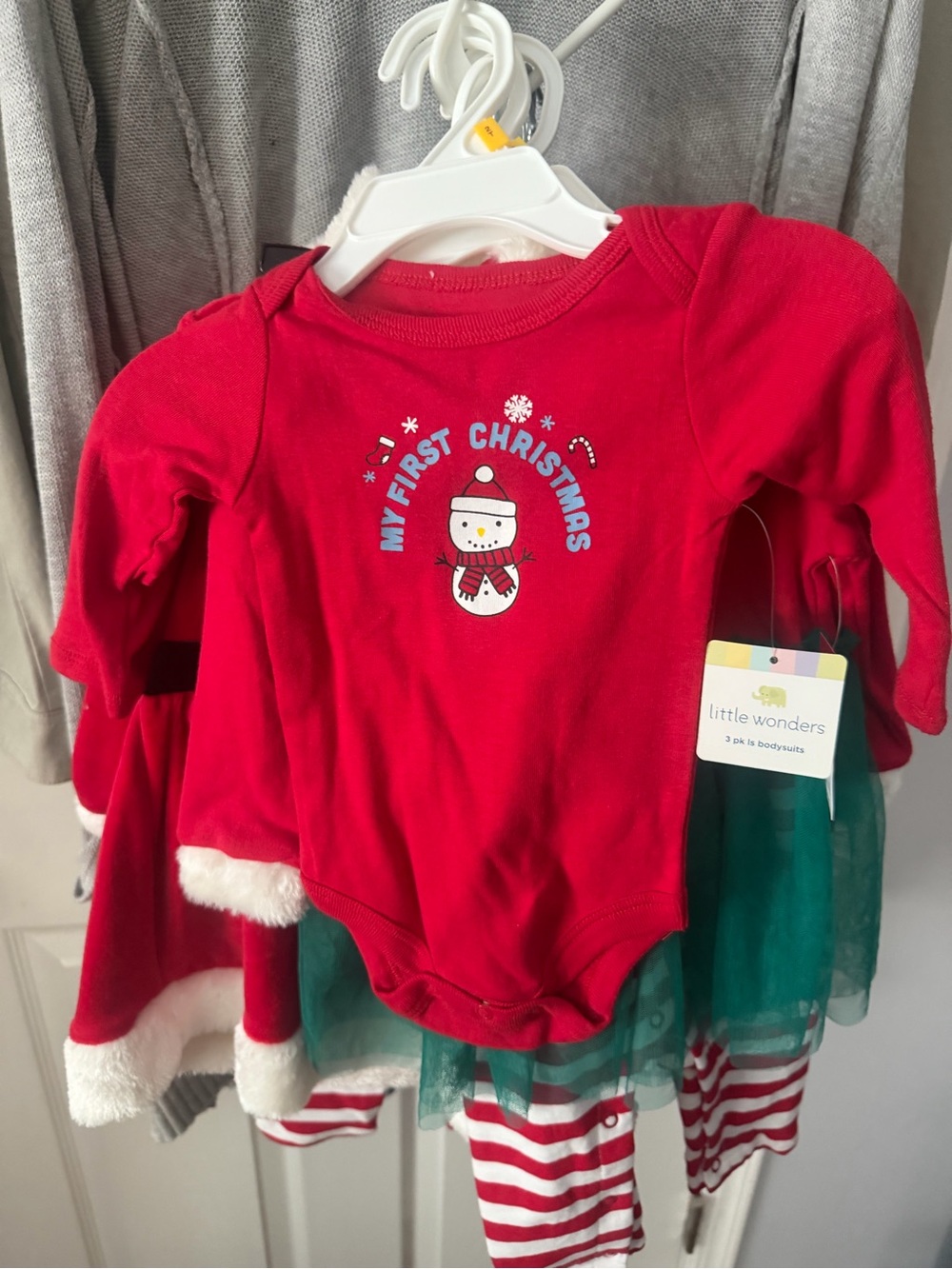Little wonders baby 3 pack Long sleeve bodysuit onesie size 0-3 Month